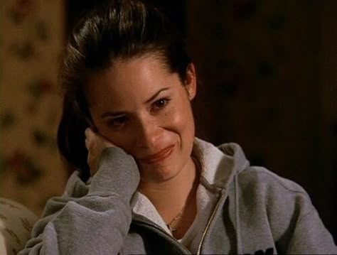 Charmed Piper, Leo Wyatt, Piper Halliwell, Charmed Tv Show, Charmed Tv, Holly Marie Combs, Charmed Sisters, Holly Marie, Shannen Doherty