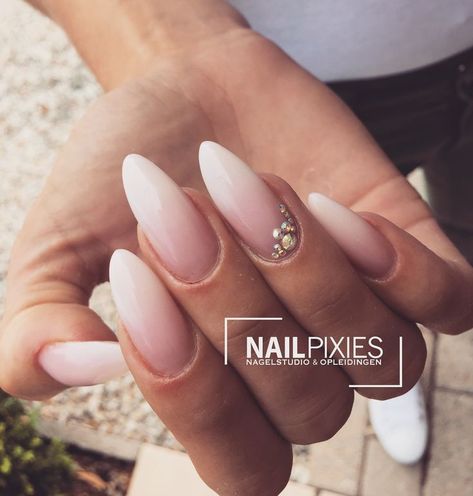 Baby Boomers Nails, Unghie Sfumate, Baby Boom, Bride Nails, Shellac Nails, Short Nail Designs, Baby Boomer, Ombre Nails, Wedding Nails