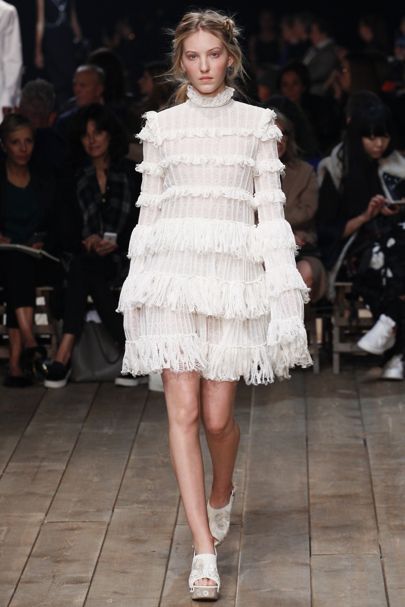 Frills and ruffles celebrity style trend | British Vogue Alexander Mcqueen 2016, Alexander Mcqueen Ready To Wear, Lace Ruffle Dress, Mcqueen Fashion, Looks Street Style, Runway Collection, Lace Ruffle, Spring Summer 2016, 2016 Fashion