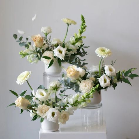 Events A La Carte – May Flowers Small Table Bouquet Floral Arrangements, Small Vase Floral Arrangements, Small Table Flowers, Sophisticated Wedding Flowers, Small Arrangements Flowers, Small Vase Arrangements, Small Table Flower Arrangements, Small Table Arrangements, Flower Bar Ideas