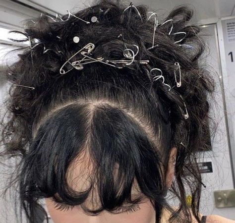 Mode Hippie, Hair Reference, Hair Inspo Color, Grunge Hair, Aesthetic Hair, Mode Inspiration, Hairstyles With Bangs, Pretty Hairstyles, Hair Goals