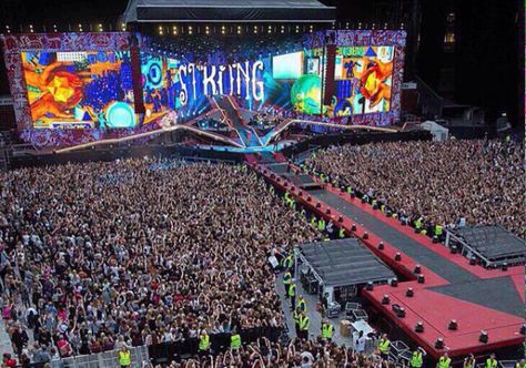 the stage tonight Stadium Concert, Concert Stage Design, Triumph Bikes, Stage Set Design, Midnight Memories, One Direction Concert, Concert Stage, Stadium Tour, Event Entertainment