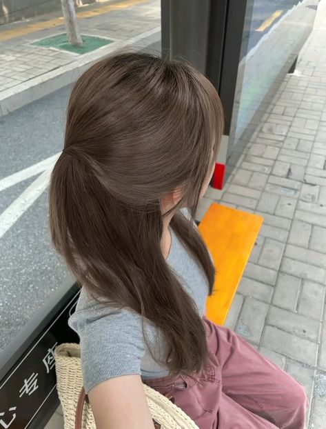 Korean Brunette Hair, Hair Color Beige Brown, Muted Ash Brown Hair, Light Brown Hair Color With Highlights, Light Brown Hair With Black Roots, Full Color Brown Hair, Cool Brown Hair Short, Hair Colour Korean Style, Neutral Ash Brown Hair