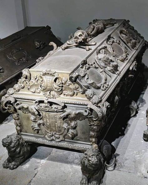 Adara Sanchez, Gothic Coffin, Kei Visual, Gothic Furniture, Goth Home, Goth Home Decor, Gothic Aesthetic, Resting Place, Gothic Architecture