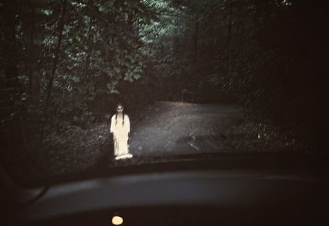 White Lady Ghost, Scary Urban Legends, Ghost Sightings, Creepy Ghost, Real Ghosts, The Vanishing, Most Haunted, Urban Legends, Haunted Places