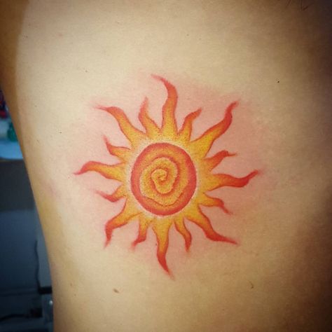 Colored Sun Tattoo, Inca Tattoo, Sun Tattoo Designs, Sunset Tattoos, Tattoo Pictures, Sun Tattoos, Tatuaje A Color, Sun Tattoo, Mom Tattoos