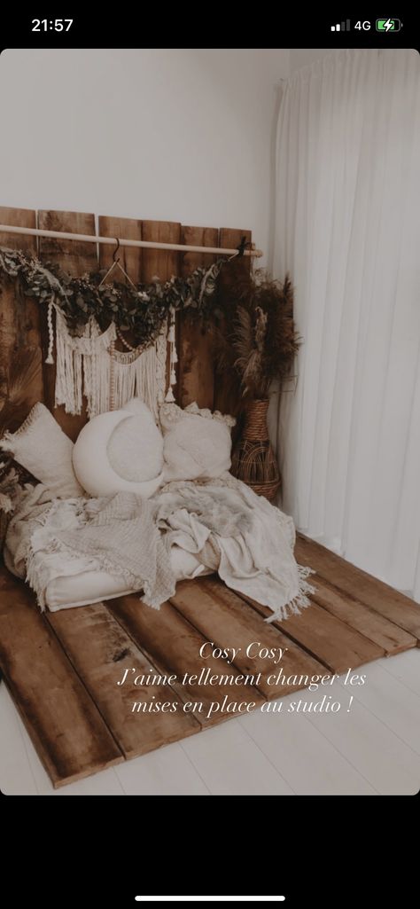 Boho Room Photoshoot, Cloth Photography Ideas Backgrounds, Boho Mini Photoshoot, Small Studio Space Photography, Indoor Photography Setup, Camper Photography Studio, Photography Studio Seating Area, Photography Boho Studio, Rustic Studio Photography