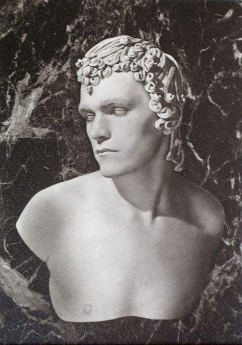 David Ball by Angus McBean Maurice Tabard, Angus Mcbean, Hannah Hoch, Greek Sculpture, Botanical Beauty, Black And White Portraits, Interesting Faces, Photo Inspo, Public Domain