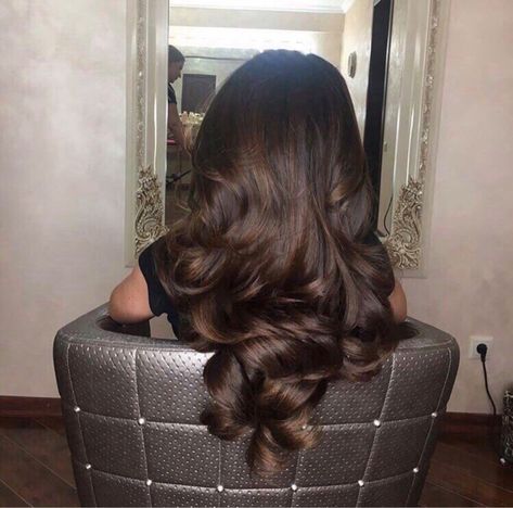 Shared by 𝐊𝐑𝐈𝐒𝐓𝐈𝐍𝐀. Find images and videos about hair, brunette and long hair on We Heart It - the app to get lost in what you love. Bombshell Hair, Heatless Hair Curlers, Brown Hair Inspo, Blowout Hair, Hair Inspo Color, Hair Curlers, Brunette Hair, Aesthetic Hair, Gorgeous Hair