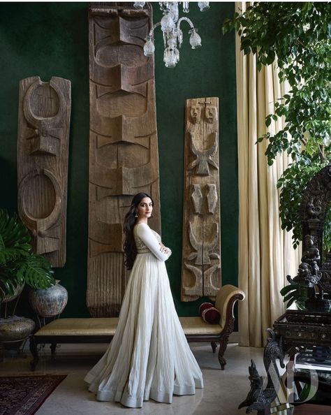 Sonam Kapoor House, Carolina Herrera Gown, Jungle Mural, Rich Art, Madding Crowd, Wooden Craft, Indian Homes, Art Deco Chandelier, Indian Textiles