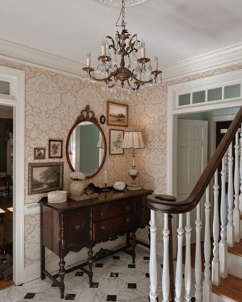 How I Navigate FB Marketplace - Pretty in the Pines, New York City Lifestyle Blog Pretty In Pines, French Bathroom Decor Vintage, French Entryway, Antique Entryway, Country Entryway, Wallpapered Entryway, 1800s Home, Pretty In The Pines, Foyer Ideas Entryway