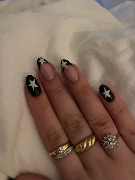 Almond Black And White Nails, Star Nail Designs, Black And White Nails, White Tip Nails, Hippie Nails, Grunge Nails, Nagel Inspo, Diamond Nails, Star Nails