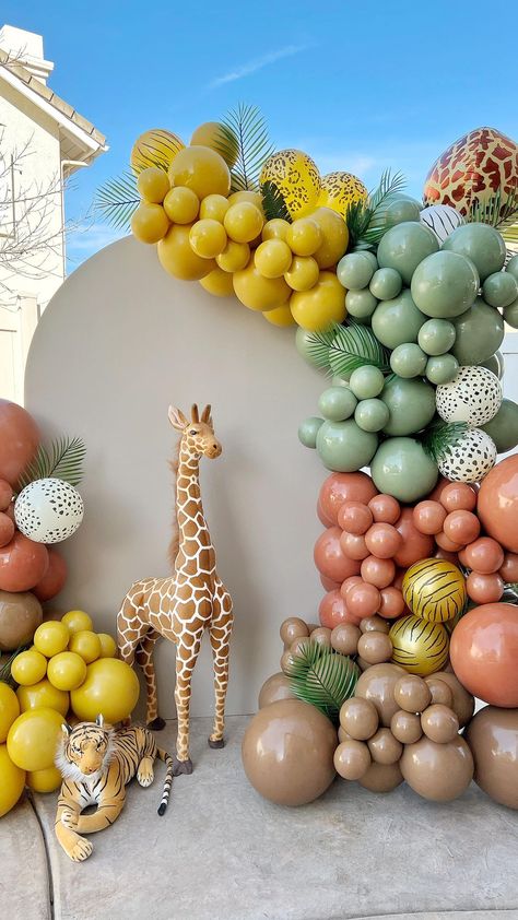 Animal Theme Balloon Decoration, Safari Birthday Balloon Garland, Jungle Birthday Backdrop, Wild One Birthday Party Backdrop, Safari Balloon Backdrop, Jungle Balloon Decor, Jungle Balloon Decorations, Wild One Birthday Backdrop, Jungle Theme Balloons