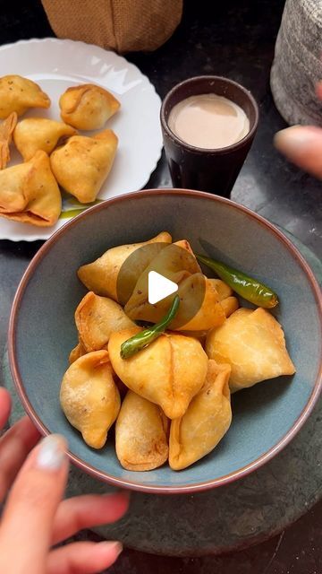 Harshita Dwivedi 🧿 on Instagram: "Try these mini samosas made with semolina /suji having north Indian flavours. Performance for any weekend or festive part occasion.  Follow @harshita_tasty_treats for more recipes.  #cooking #samosas #festive" Mini Samosa Recipe, Semolina Recipe Indian, Samosa Recipe Indian, Punjabi Samosa, Samosa Recipe, More Recipes, Samosa, Tasty Treats, Happy Hour