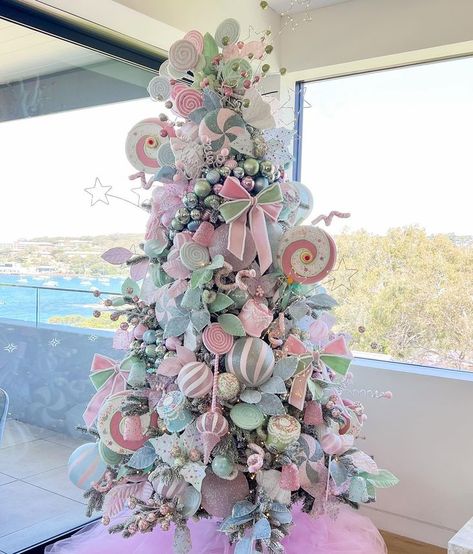 Pink And Mint Christmas Tree, Pink And Mint Christmas, Pastel Christmas Tree, Pastel Christmas Decor, Best Christmas Tree, Grinch Christmas Party, Candy Christmas Tree, Candyland Christmas, Pastel Christmas