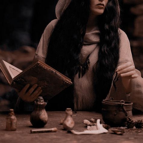 Witch Character Aesthetic, Elf Witch Aesthetic, Medieval Witch Aesthetic, Fantasy Adventure Aesthetic, Fantasy Aesthetic Magic, Sorceress Aesthetic, Medieval Witch, Fantasy Witch, Fire And Blood