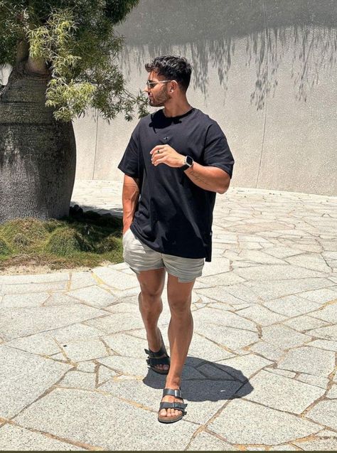 Sandals Outfit Men, Italian Summer Outfits Men, Vacation Outfits Men, Italian Summer Outfits, Birkenstock Outfit, Mens Summer Outfits, Mens Casual Outfits Summer, Street Style Outfits Men, Sandals Outfit