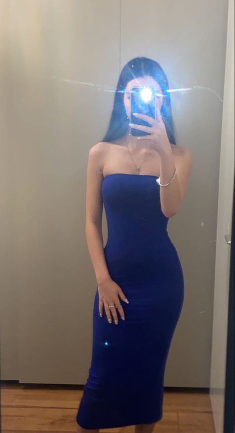 Bodycon dress from shein Instagram : @nilmy_58 Dark Blue Bodycon Dress, Tight Long Dress Casual, Shein Blue Dress, Baddie Dresses Party, Bodycon Dress Ideas, Bodycon Dress Outfit Ideas, Blue Dress Bodycon, Tight Dress Outfit Baddie, Shein Summer Outfits