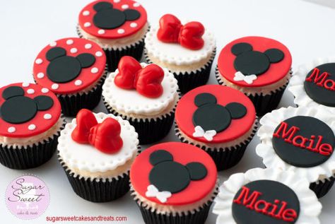 Mickey Mouse cupcakes- fondant toppers Kue Mickey Mouse, Kue Disney, Bolo Do Mickey Mouse, Cupcakes Minnie Mouse, Mickey Cupcakes, Minnie Cupcakes, Mickey And Minnie Cake, Cupcake Fondant, Disney Cupcakes