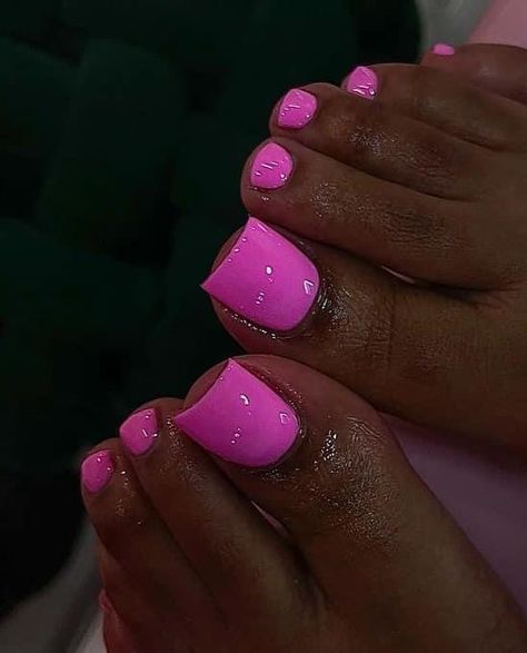 Mommy And Me Manicure, Dark Pink Pedicure, Hot Pink Toes Nails, Gel Pedicure Ideas Toenails, Pink Toes Pedicure, Feet Designs Toenails, Bright Pink Toe Nails, Pink Toenail Polish, Pink Nails And Toes