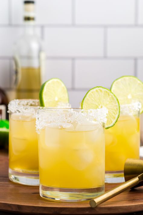 Spicy Mezcal Margarita Recipe, Spicy Mezcal Margarita, Mezcal Margarita Recipe, Mescal Cocktail Recipe, Easy Mezcal Cocktails, Mezcal Recipes, Speakeasy Drinks, Homemade Orange Juice, Spicy Margarita Recipe