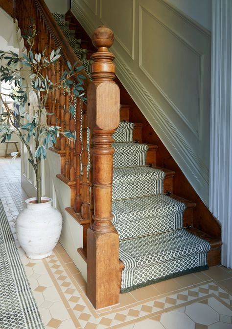 DIY stair runner Valparaiso, Hallway Stairs Runner, Wooden Stairs Carpet Runner, Stair Runner Old House, Entry Way Rug Ideas Runners, Moroccan Stair Runner, Wood Stairs With Rug Runner, Stair Runner With Brass Rods, Green Stair Runner Carpet