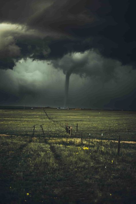 Storm Pictures, Storm Chasing, Storm Photography, Wild Weather, Foto Art, Natural Phenomena, Alam Yang Indah, A Storm, Tornado