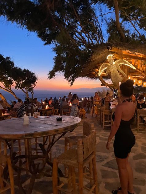 Vacation Party Aesthetic, Greek Night Aesthetic, Mykonos Party Aesthetic, Ios Greece Party, Greece Holiday Aesthetic, Summer Beach Party Aesthetic, Mykonos Greece Party, Picture Ig Story, Birthday In Greece