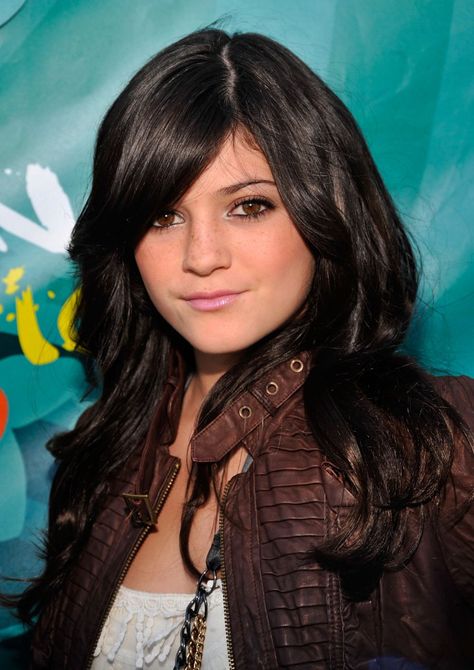 Pin for Later: Kylie Jenner Might Have the Most Shocking Celebrity Evolution Ever 2009 Kylie Jenner 2009, Kylie Jenner Transformation, Dark Berry Lipstick, Kylie Jenner Plastic Surgery, Kylie Jenner Fotos, Long Ombre Hair, Beauty Transformation, Kylie Jenner Pictures, Jennifer Grey