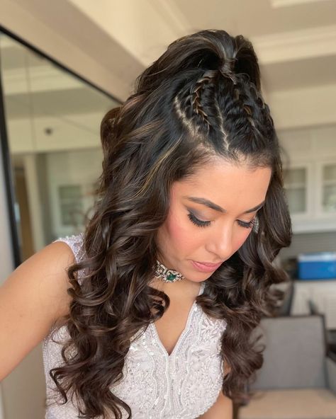 Half Curls Hairstyles, Navratri Hairstyles Ponytail, Half Ponytail With Braid, Hairstyles Easy For Wedding, Braided Ponytail Hairstyles Wedding, Half Braid Ponytail, Hairstyles For Choli, Half Hair Ponytail, Curls Ponytail Hairstyles