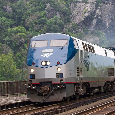 Amtrak Train Travel, Train Vacations, Amtrak Train, Vacation Days, Train Tickets, Train Pictures, Diesel Locomotive, Usa Travel Destinations, Road Trip Fun