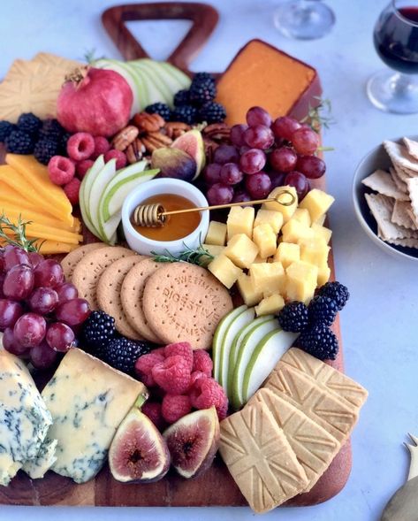 English Cheese Course | Ain't Too Proud To Meg English Cheese Board, Fun Charcuterie Board, Fancy Cheese Board, Cheese Platers, Aesthetic Fruits, French Cheese Board, Snack Platters, English Cheese, Charcuterie Appetizers