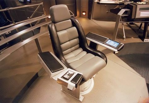 NX-01 Captain's chair. Filming Set, Star Trek Bridge, Captains Chair, Film Star Trek, Enterprise Nx 01, Star Treck, Star Trek Ii, Star Trek Captains, Power Rangers Samurai