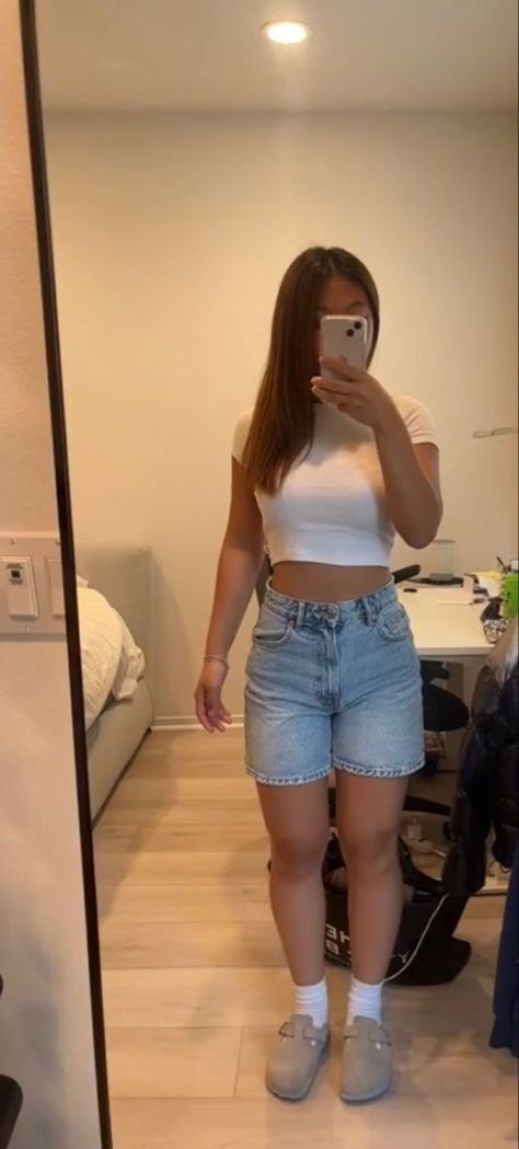 Jean Skirt With Jordans Outfit, Tight Jorts Outfit Idea, Mall Fits Summer, Hot Summer Outfits Night, Summer Fits For School, Summer Inspired Outfits, Chill Outfits Summer, Waterpark Outfit, Jorts Outfit Idea