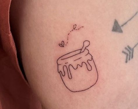 Tiny Honey Pot Tattoo, Small Honey Tattoo, Small Vintage Tattoo Ideas, One Inch Tattoos For Women, Hunny Pot Winnie The Pooh Tattoo, Honeypot Tattoo Simple, Honey Fine Line Tattoo, Honey Bun Tattoo, Honey Pot And Bee Tattoo