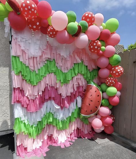 Diy Party Curtain, Diy Strawberry Backdrop, Fall Fringe Backdrop, Diy Party Backdrops, Strawberry Backdrop Party Ideas, Diy First Birthday Backdrop, Diy Fringe Backdrop, Fringe Curtain Backdrop, Tablecloth Backdrop