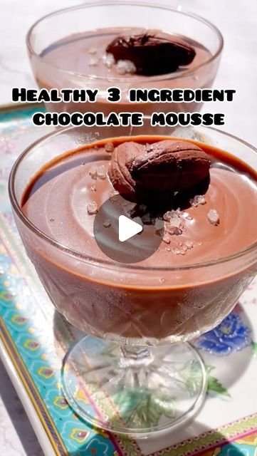 Yogurt Mousse Recipe, Chocolate Mousse Recipes, Ayushi Gupta, Mouse Recipes, Healthy Chocolate Mousse, Yogurt Mousse, Dessert Mousse, Easy Chocolate Mousse, Yogurt Milk