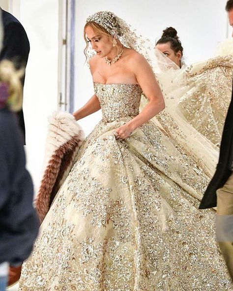 LEBANESE WEDDINGS on Instagram: “@JLO in @zuhairmuradofficial ��😍 Yay or Nay ? ____________________ ▪︎Wedding dress : @zuhairmuradprivate…” Lebanese Dress, Lebanese Wedding Dress, Zuhair Murad Wedding, Bohemian Style Gown, Veil Dress, Lebanese Wedding, Types Of Gowns, Traditional Gowns, Bridal Skirts