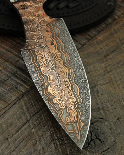 Damascus Patterns, Forge Ideas, Forging Knives, Knife Patterns, Handcrafted Knife, Pretty Knives, Damascus Blade, Forged Knife, Knife Collection