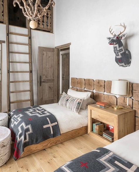 Bedding ✅ matching buck ✅ bedroom goals ✅ 📸 @audreyhallphoto 🙏🏻🙏🏻🙏🏻 Ski House Bedding, Chalet Bedroom Ideas, Ski House Living Room, Ski Condo Decor Interior Design, Ski Chalet Bedroom, Ski House Interior, Ski House Bedroom, Ski Chalet Interior Design, Ski Bedroom