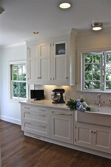 Suzie: William Adams Design - Stunning kitchen design with creamy white shaker kitchen cabinets ... Shaker Cabinets With Crown Molding, White Shaker Kitchen Cabinets Farmhouse, Kitchen Cabinets And Backsplash, Cabinets With Crown Molding, Shaker Style Kitchen Cabinets, Kitchen Splash Back, White Shaker Kitchen Cabinets, White Shaker Kitchen, White Shaker Cabinets