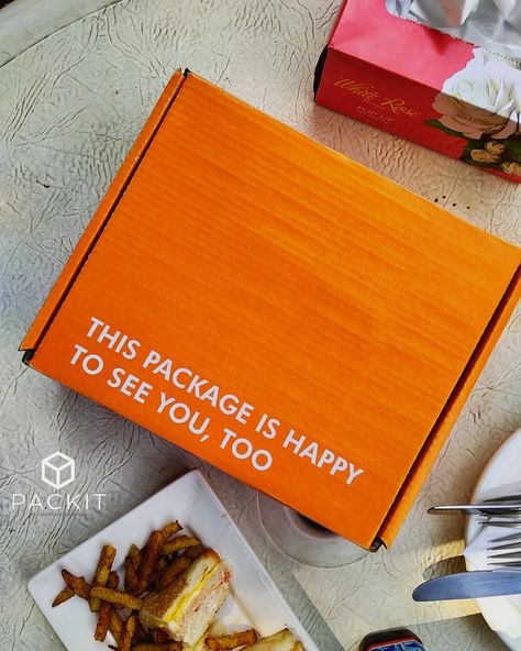 Orange-coloured-ecommerce-mailer-packaging-box-made-with-recycled-material Product Delivery Packaging, Orange Box Packaging, Food Boxes Packaging, Cake Delivery Packaging, Packaging Design Inspiration Food, Orange Packaging Design, Pr Boxes Packaging, E Commerce Packaging, Delivery Box Design