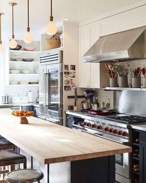 Remodelista Kitchen, Restaurant Kitchen Design, Commercial Kitchen Design, Kitchen Fan, Counter Seating, Interior Vintage, Office Office, Industrial Kitchen, Interior Modern