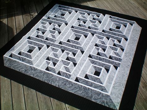 Quilting Board Labyrinth Walk pattern was in a magazine Labrynth Quilt Pattern, Puzzle Quilt Pattern, Labyrinth Walk Quilt, Maze Quilt, Labyrinth Walk, Optical Illusion Quilts, Puzzle Quilt, Black And White Quilts, Paper Quilt