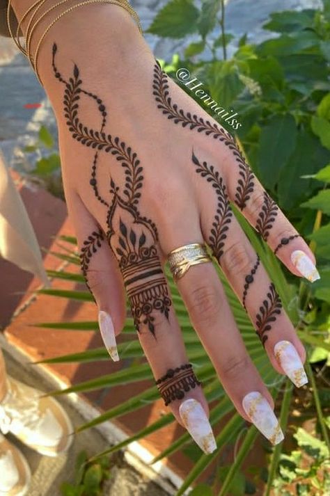 henna designs mehndi designs idea pin by aqsa jamali please follow me Henna Instagram Story, Henne Simple Main, Modele Henna Simple, Model Henna Simple, Modele Henna Main, Henne Simple, Henna Main Simple, Hena Design Hand, Henna Simple Designs