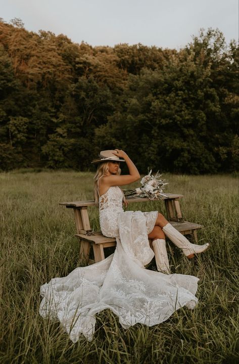 Classic Country Wedding Dress, Wedding Rustic Dress, Lace Wedding Dress Western, Dream Wedding Dresses Country, Western Hair Wedding, Country Farmhouse Wedding Dress, Wedding Reception Dress With Cowgirl Boots, Boho Wedding Dress With Cowboy Boots, Country Wedding Dress With Boots