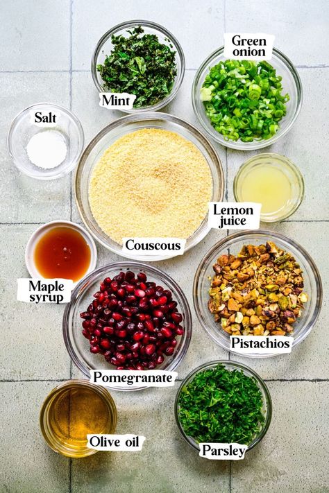 Crowded Kitchen, Pomegranate Recipes, Filling Lunch, Salad Dressing Recipes Homemade, Couscous Recipes, Couscous Salad, Dinner Side Dishes, Pomegranate Seeds, Mediterranean Recipes