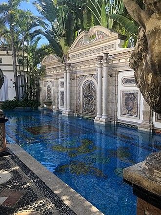 Million mosaic pool built by Gianni Versace at Casa Casuarina in Miami Beach, Florida. Exterior Mansion, Versace Miami, Casa Casuarina, Mansion Exterior, House Dream, Casa Vintage, Mosaic Pool, Miami Beach Florida, Castle House