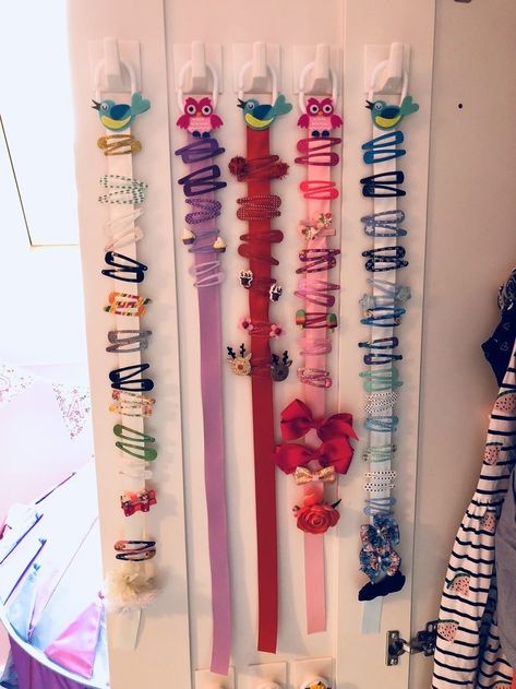 Kids Hair Accessories Organizer Bathroom, Baby Hair Clip Storage, Butterfly Clip Storage, Barrette Storage Ideas, Kids Hair Clips Storage, Storage For Hair Clips, Hair Storage Accessories, Clip Organizer Storage Ideas, Hair Organizer Storage