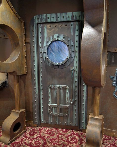 sub door Industrial Chic, Bedroom Industrial Chic, Bedroom Industrial, Chic House, Metal Doors, Steam Punk, Nautilus, House Tours, Steam